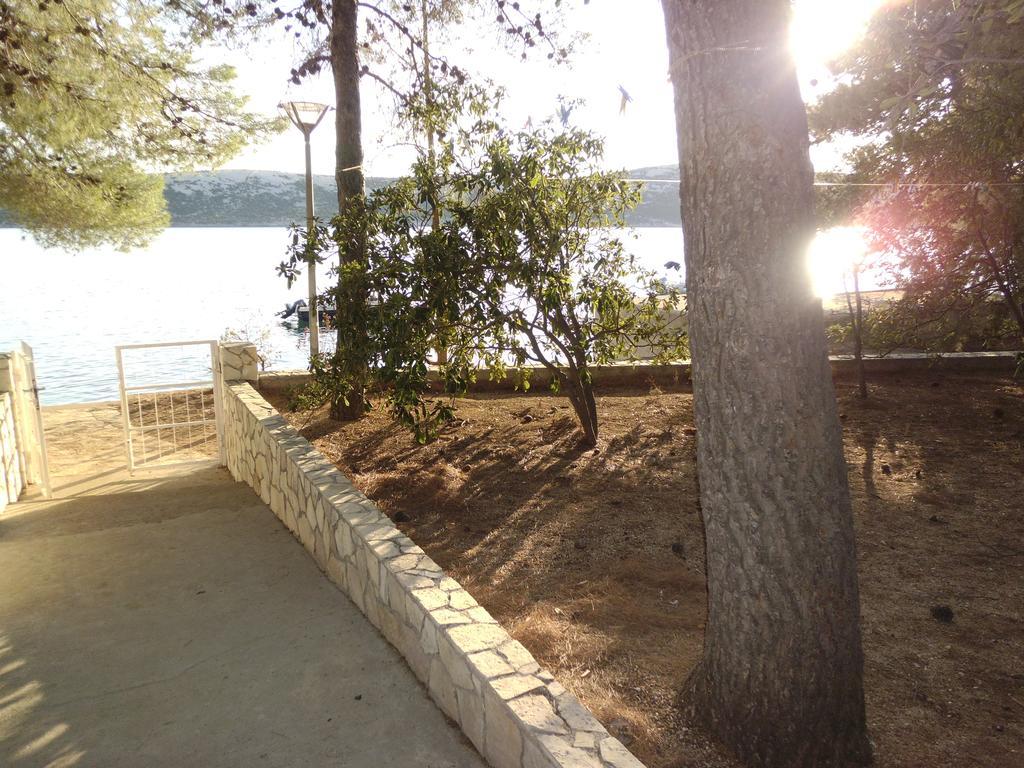 Apartments Kreso 5 Meters From The Beach With See View Shadow And Parking Place Stara Novalja Oda fotoğraf