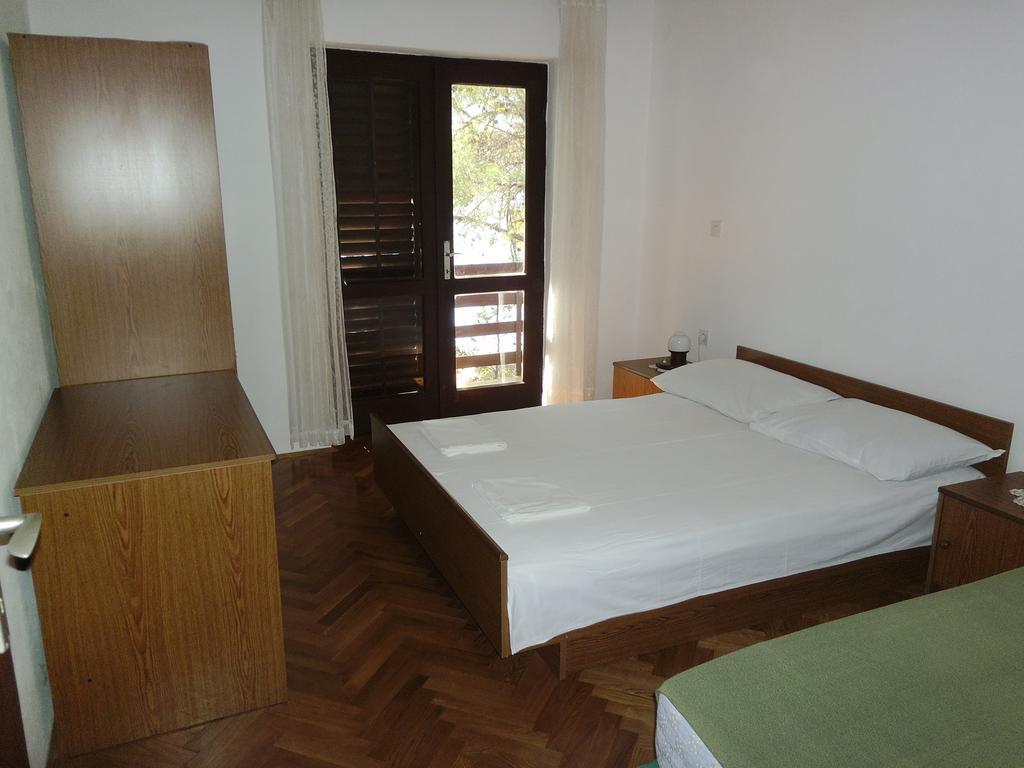 Apartments Kreso 5 Meters From The Beach With See View Shadow And Parking Place Stara Novalja Oda fotoğraf
