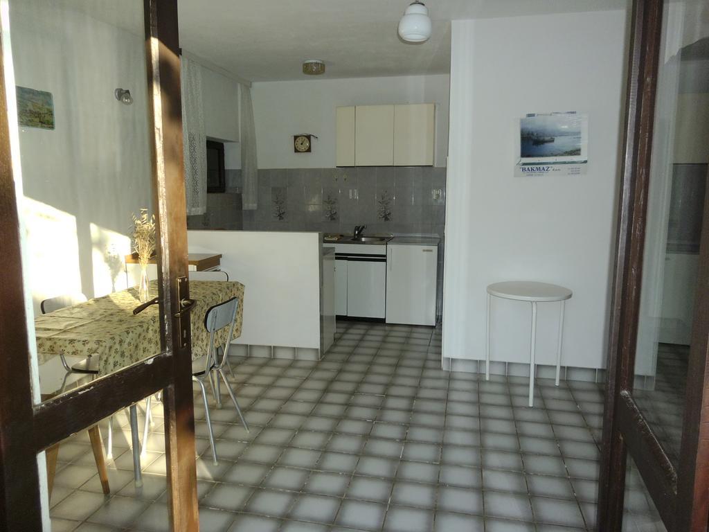 Apartments Kreso 5 Meters From The Beach With See View Shadow And Parking Place Stara Novalja Oda fotoğraf