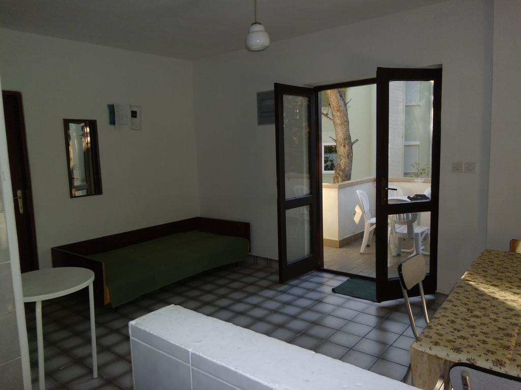 Apartments Kreso 5 Meters From The Beach With See View Shadow And Parking Place Stara Novalja Oda fotoğraf